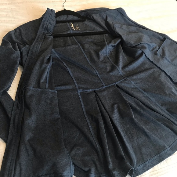 Mondetta activewear zip-up size large - Picture 8 of 8